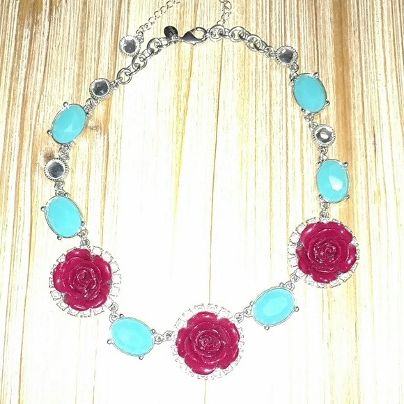 Lia Sophia Jewelry - Lia Sophia Rose Statement Necklace EUC